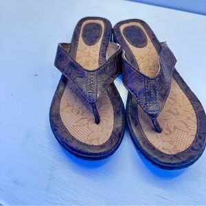 b.o.c. Born Concept Women's 8M Brown Tooled Floral Embossed Comfort Flip Flops